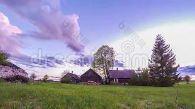 爱沙尼亚的小村庄。 延时镜头。 大量的彩云。